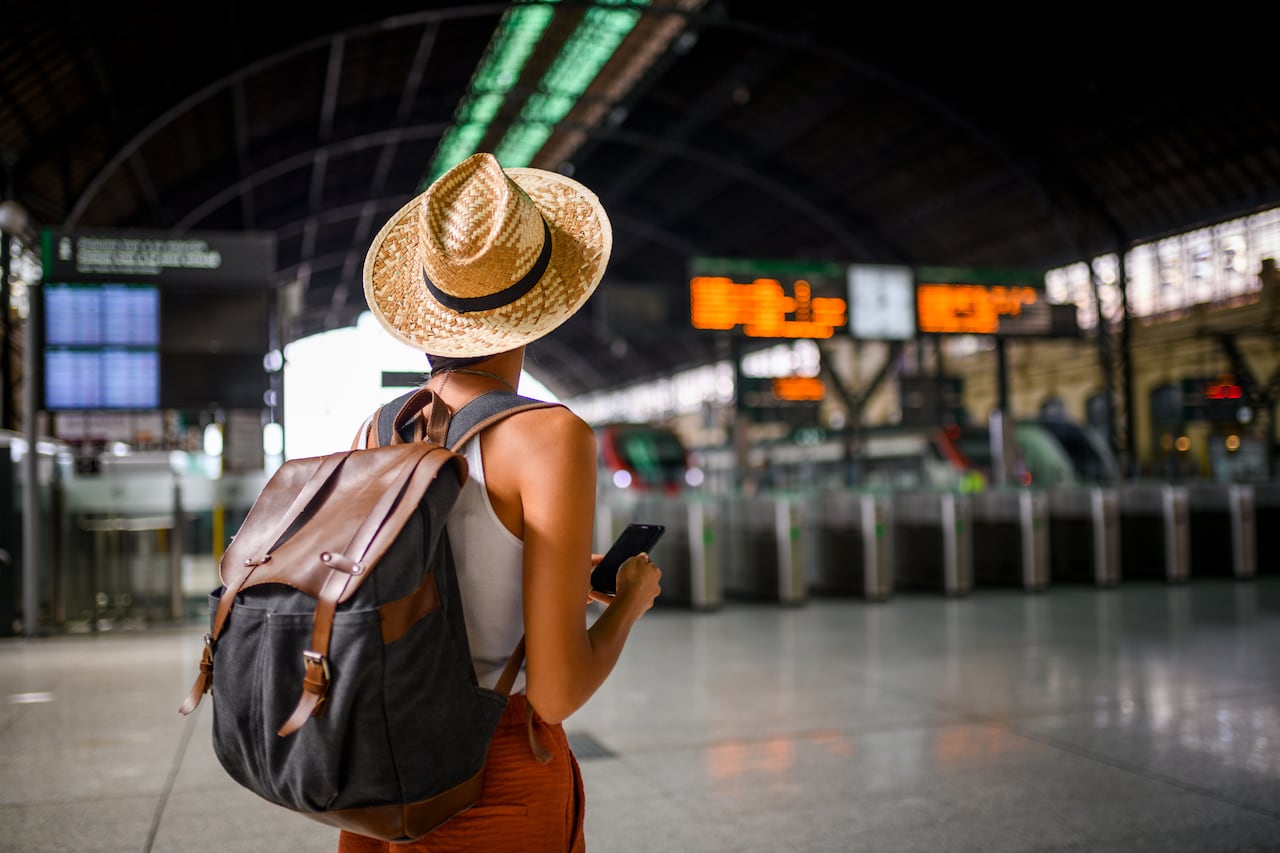 Las mejores aplicaciones para viajar por el mundo; con solo un clic podrá buscar alojamientos, tours, vuelos baratos y mucho más