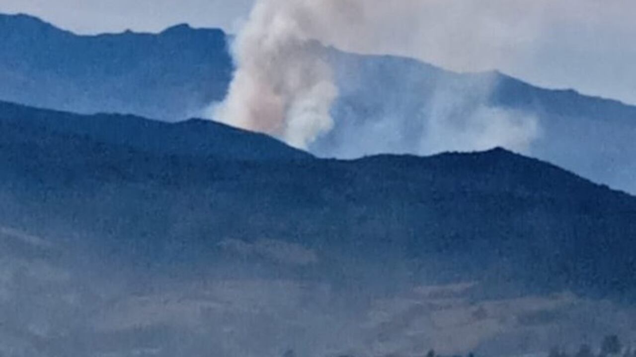 El incendio se concentra en las zonas cercanas a los municipios de Pesca y Tota, específicamente en los sectores de Guayabal y Palmar, que han sufrido daños considerables.
